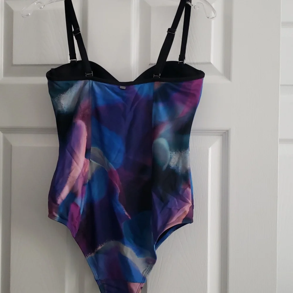 Ted Baker - Picture 2 of 5